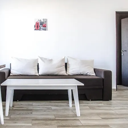 Summerland Seaview Apartment